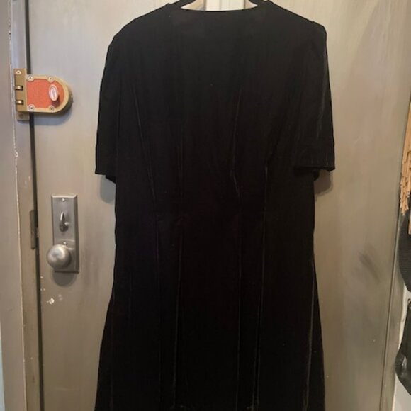 VELVET MINI DRESS With Diamond buttons - NWT - Picture 16 of 16